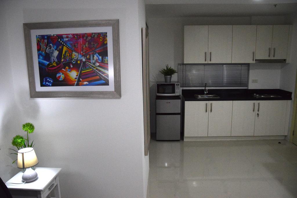 Jazz Makati Luxury Apartment Манила Экстерьер фото