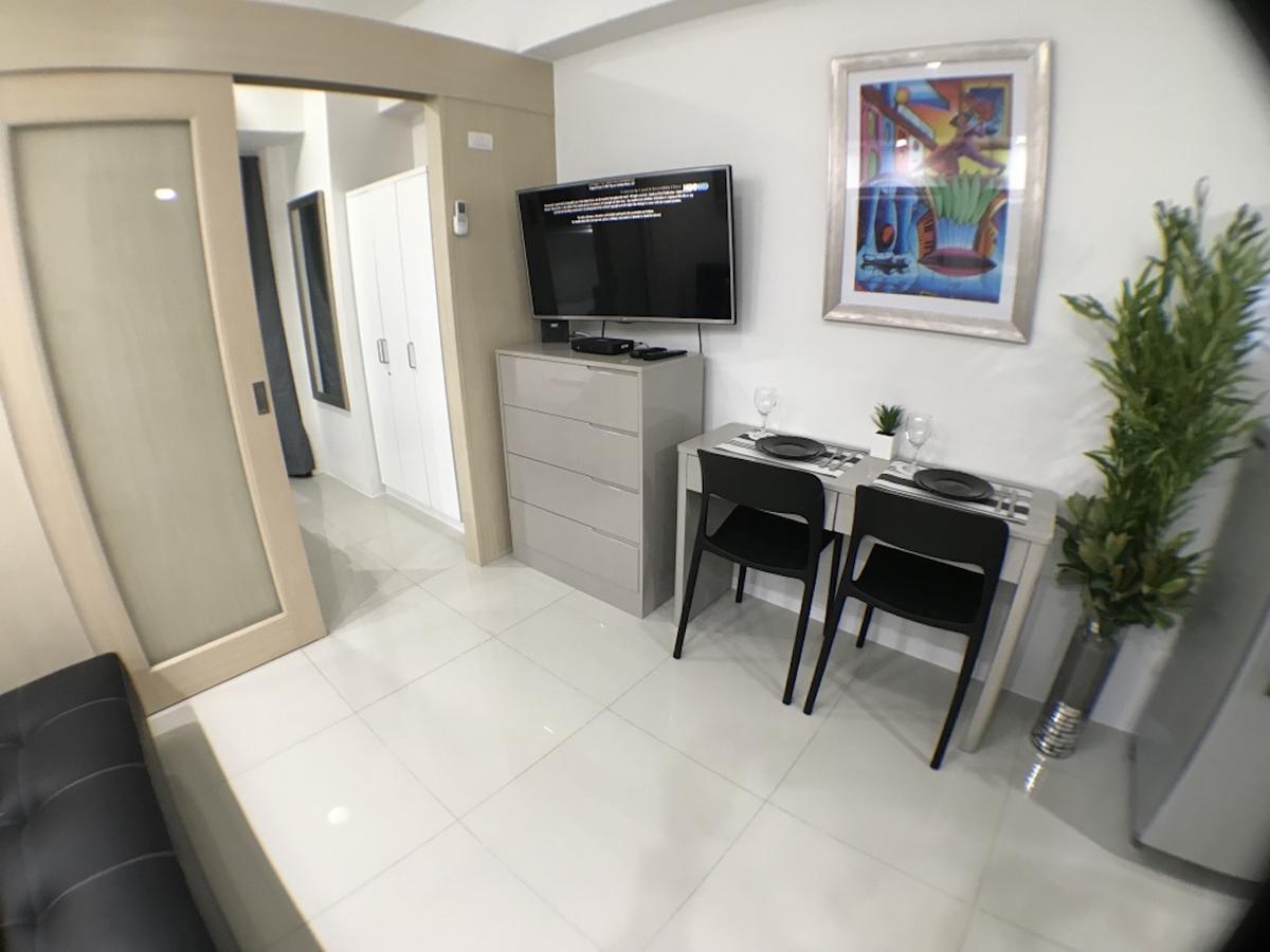 Jazz Makati Luxury Apartment Манила Экстерьер фото