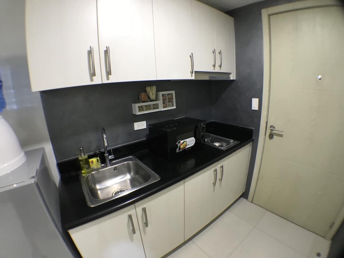 Jazz Makati Luxury Apartment Манила Экстерьер фото